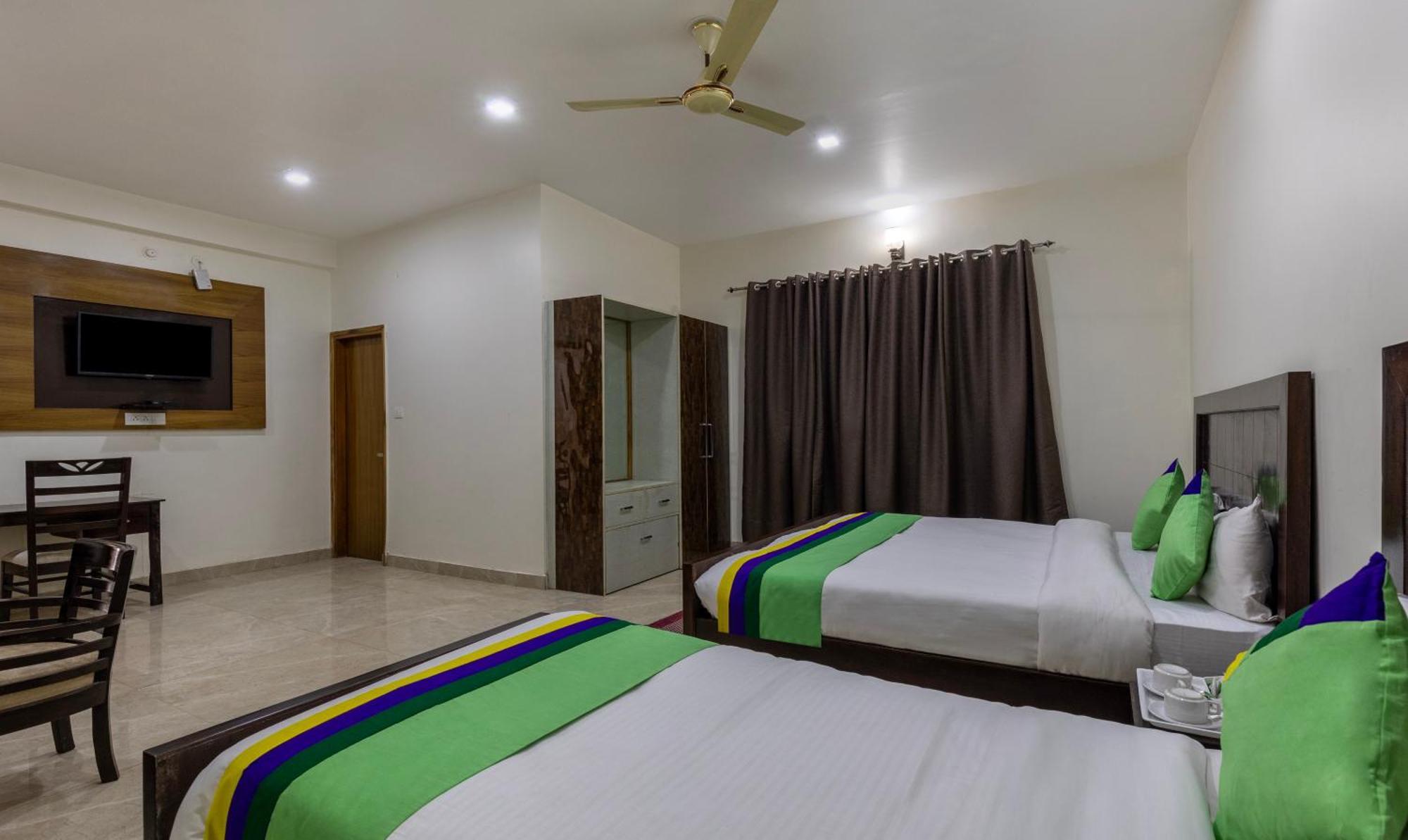 Treebo Olive Lake View Inn June Estate Бхимтал Экстерьер фото
